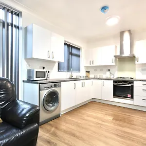 Guest house 22 Lower Road Beeston 